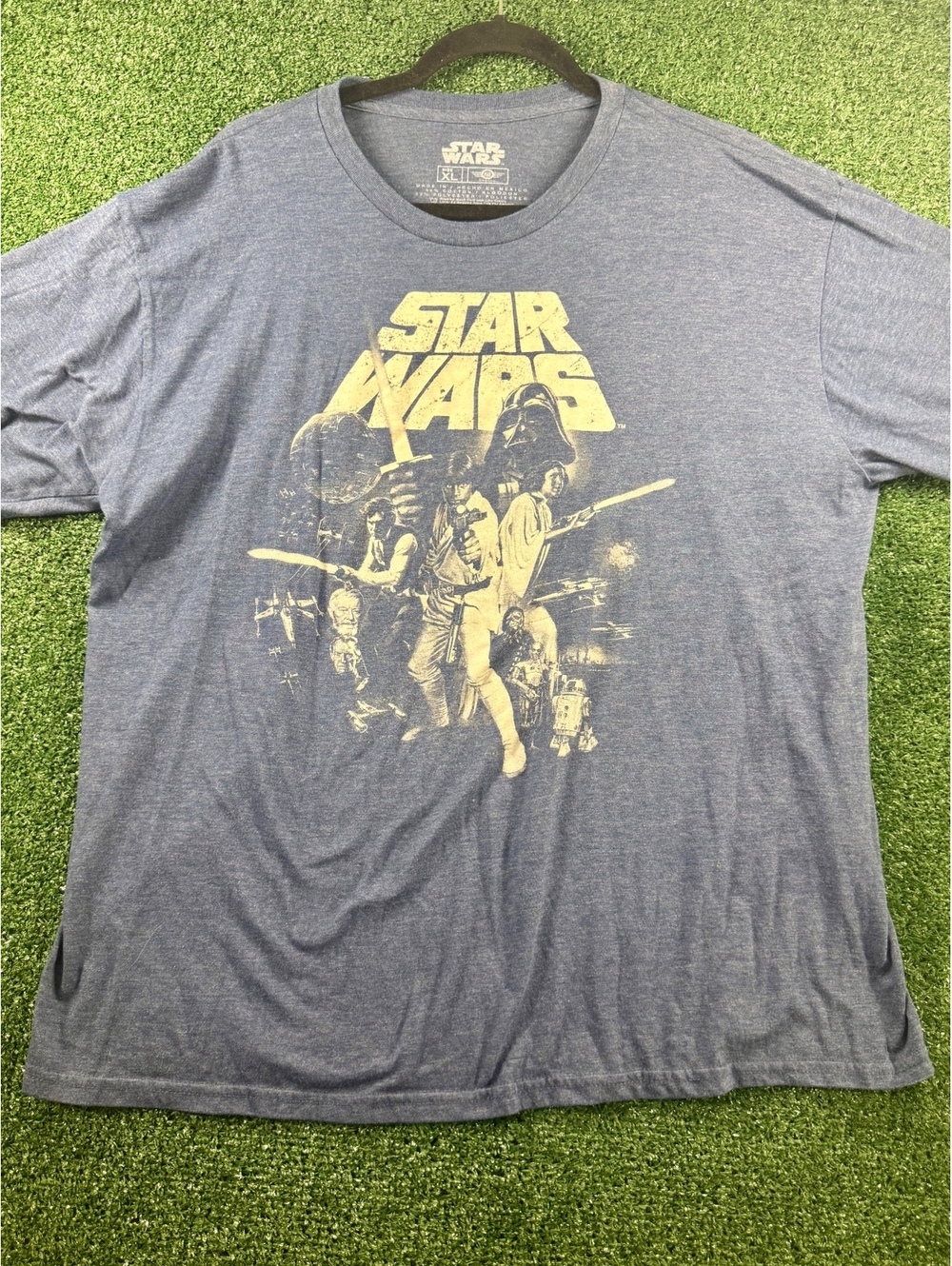 Star Wars Men’s XL Graphic T-Shirt Darth Vader Luke Leia Classic Characters